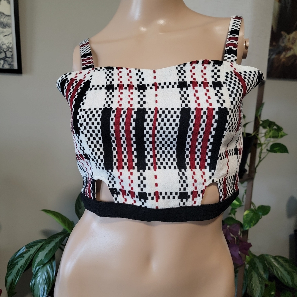 Forever 21 Black, White, and Red Patterned Crop Top